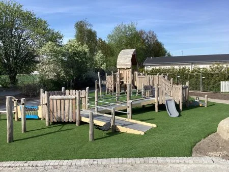 Fallskydd med hybridgräs vid lekställningen