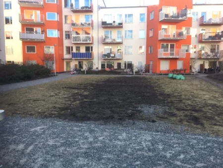 Innergård utan hybridgräs stockholm