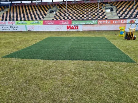 Mjällby Strandvallen, Hybridgräs installerat