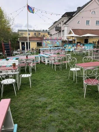 Restaurangen integrerad med Hybridgräs